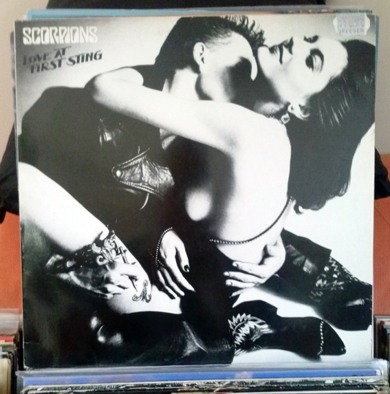 SCORPIONS / LOVE AT FIRST STING